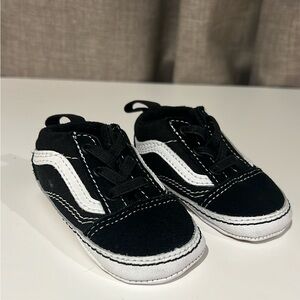 Vans, Infant Old Skool Shoe- Black/True White Size: 3 Black/White NWOT